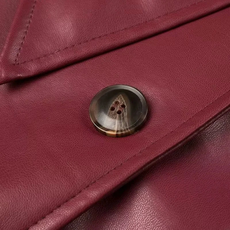 Paris - Langer Trenchcoat aus Kunstleder mit Gürtel