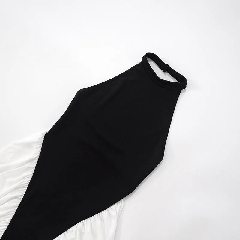 Maxi-Kleid mit Kontrastfarben, Split und gerafftem Bodycon-Stil